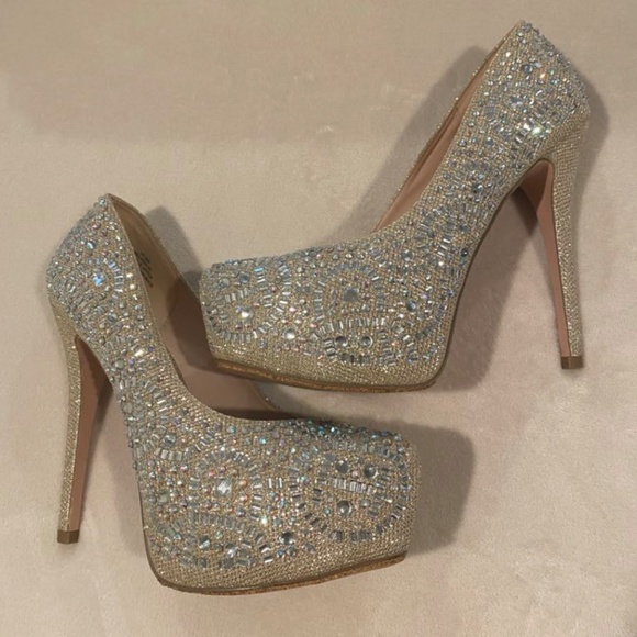 Fancy beaded high heels - Picture 2 of 9